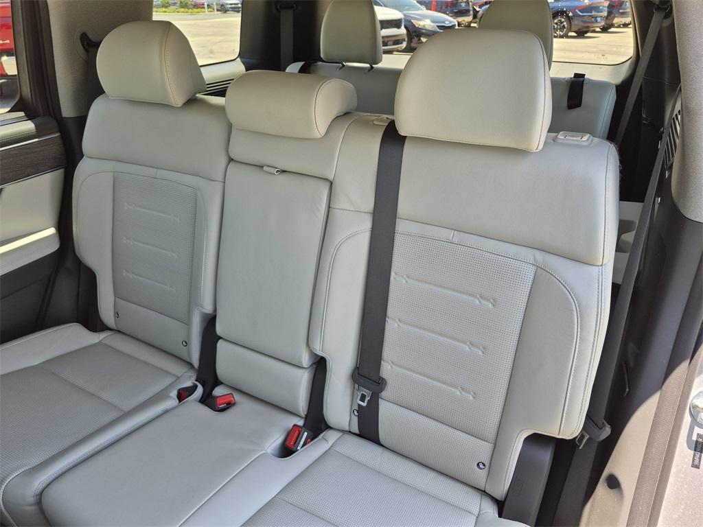 used 2024 Hyundai Santa Fe car, priced at $33,903