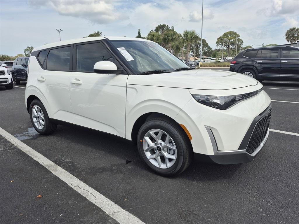 new 2025 Kia Soul car, priced at $22,605