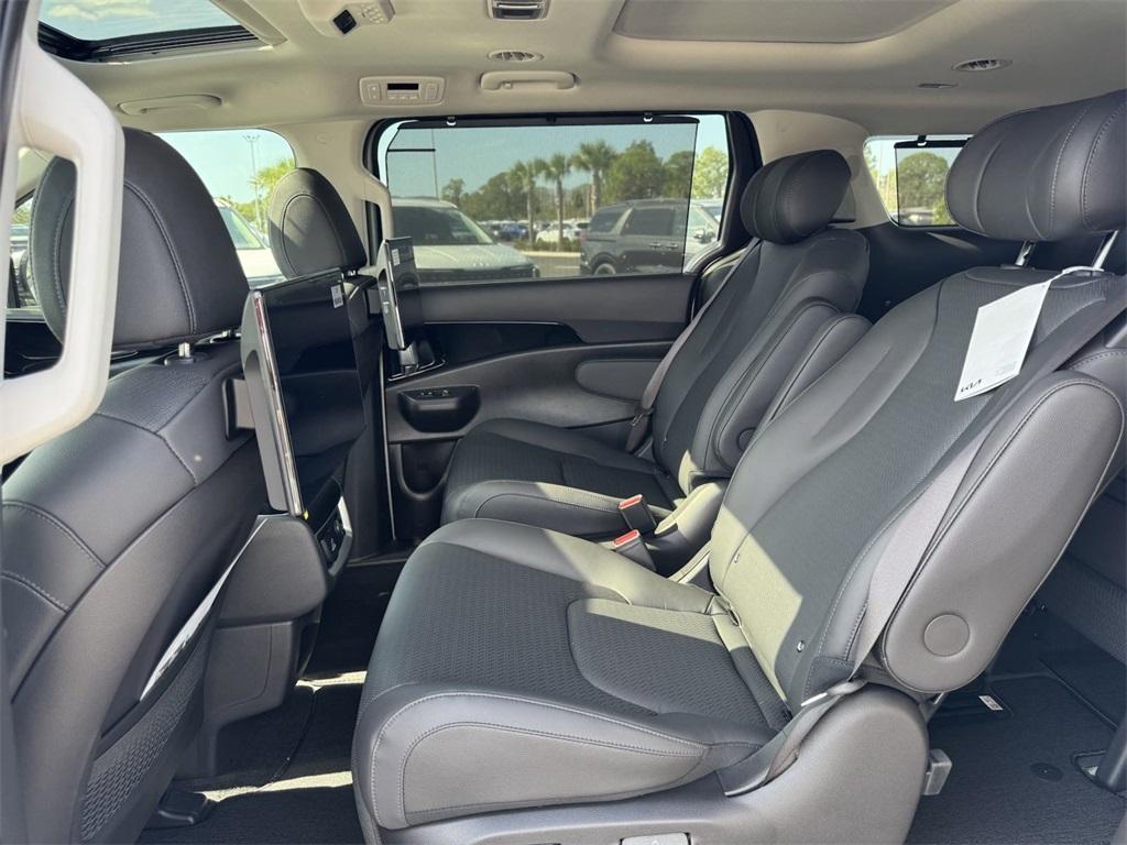 new 2025 Kia Carnival car, priced at $54,760