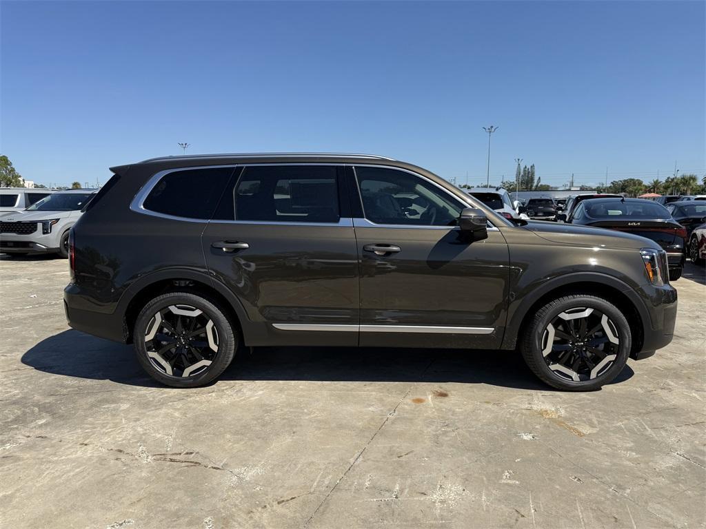 new 2025 Kia Telluride car, priced at $42,320