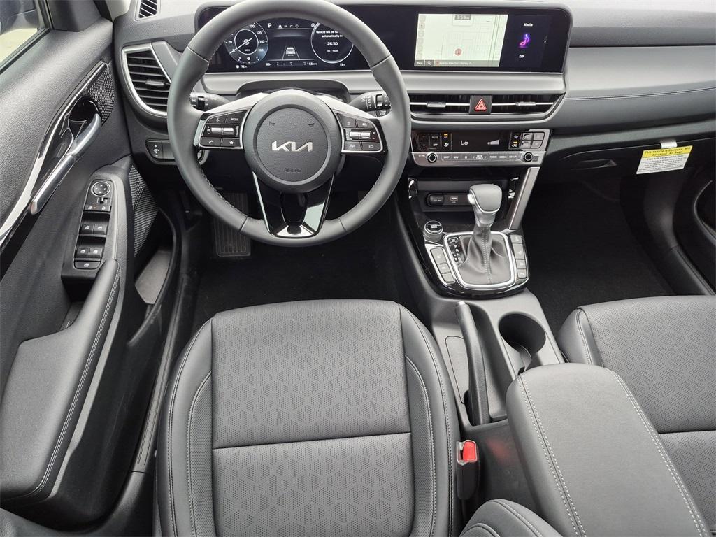 new 2025 Kia Seltos car, priced at $28,256