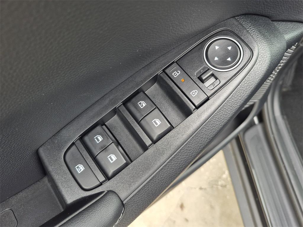 new 2025 Kia Seltos car, priced at $28,256