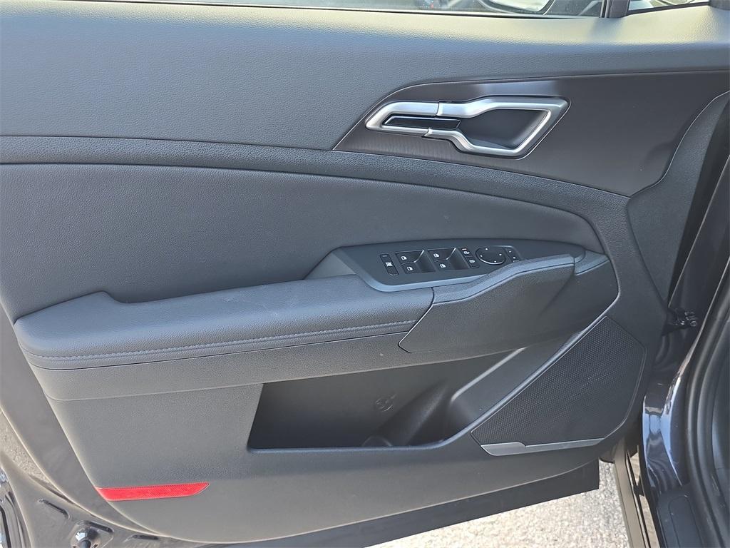 new 2026 Kia Sportage car, priced at $31,001