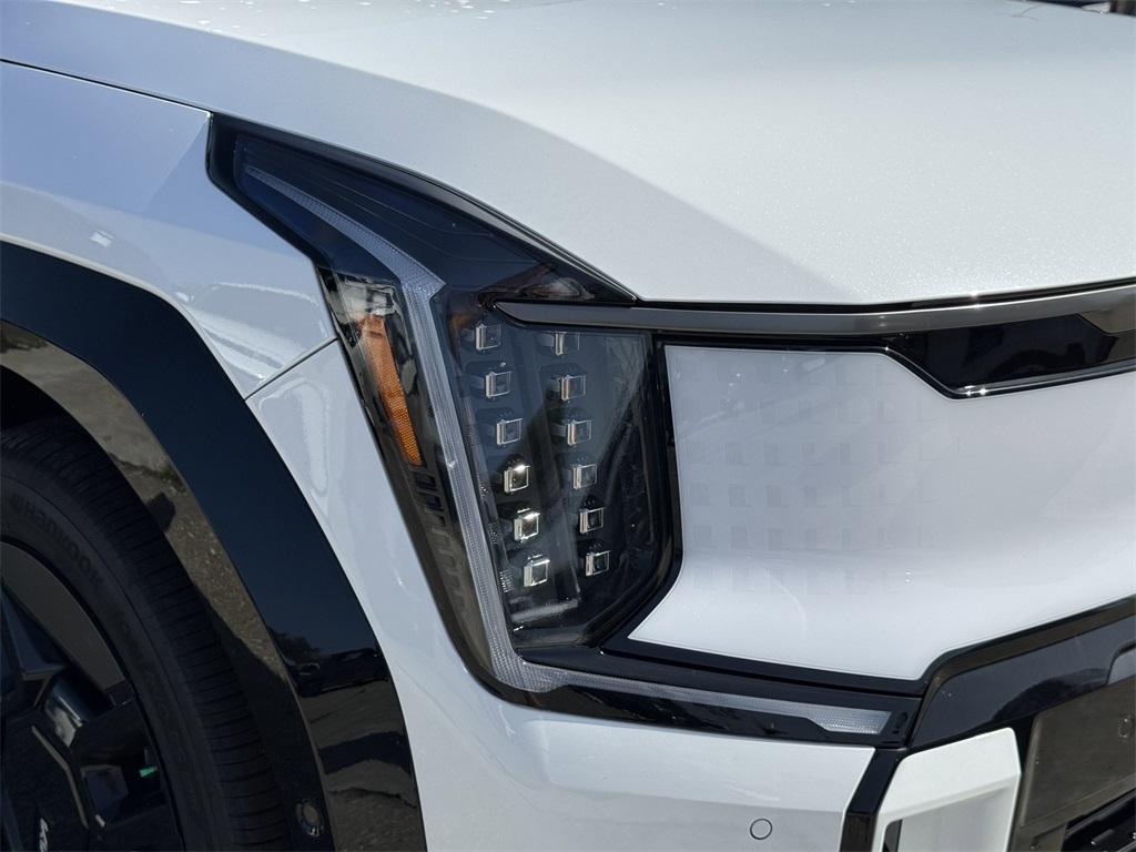 new 2026 Kia EV9 car, priced at $69,320
