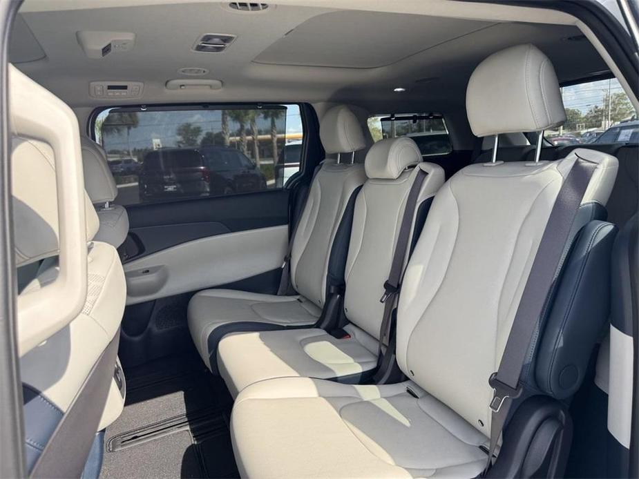 new 2025 Kia Carnival car, priced at $45,885