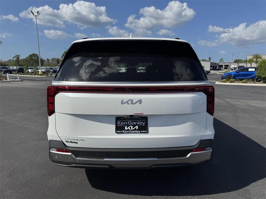 new 2025 Kia Carnival car, priced at $45,885