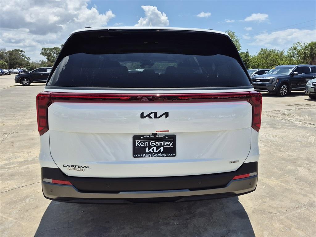 new 2025 Kia Carnival Hybrid car, priced at $50,535