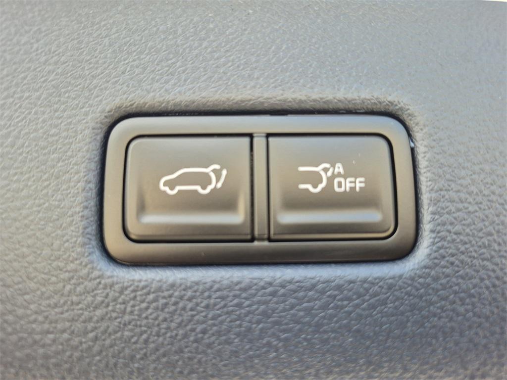 new 2025 Kia Carnival Hybrid car, priced at $50,535