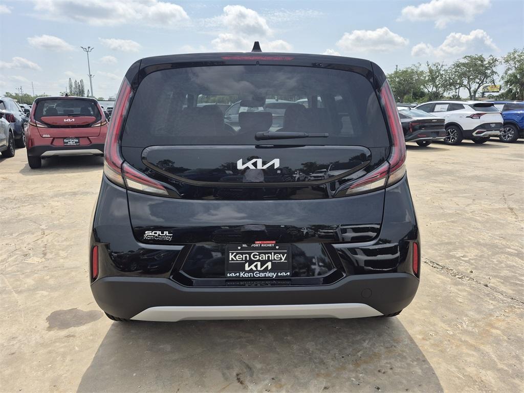 new 2025 Kia Soul car, priced at $22,105