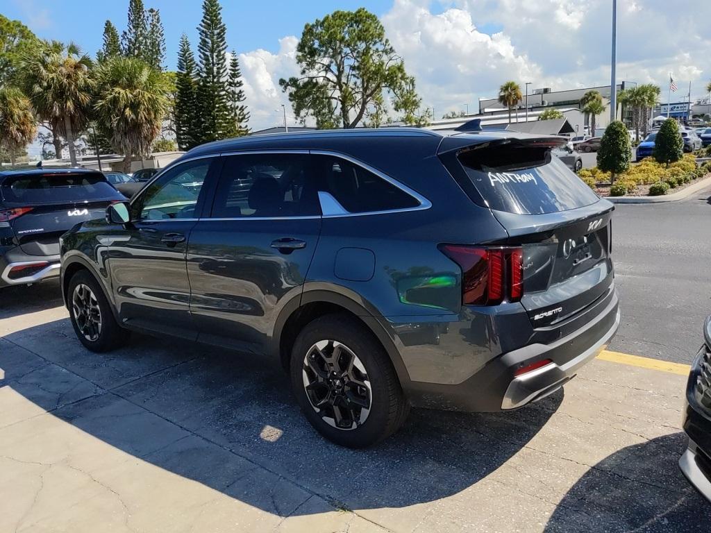 used 2025 Kia Sorento car, priced at $29,101