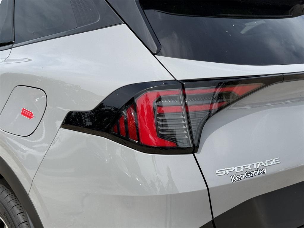 new 2026 Kia Sportage Hybrid car, priced at $33,660
