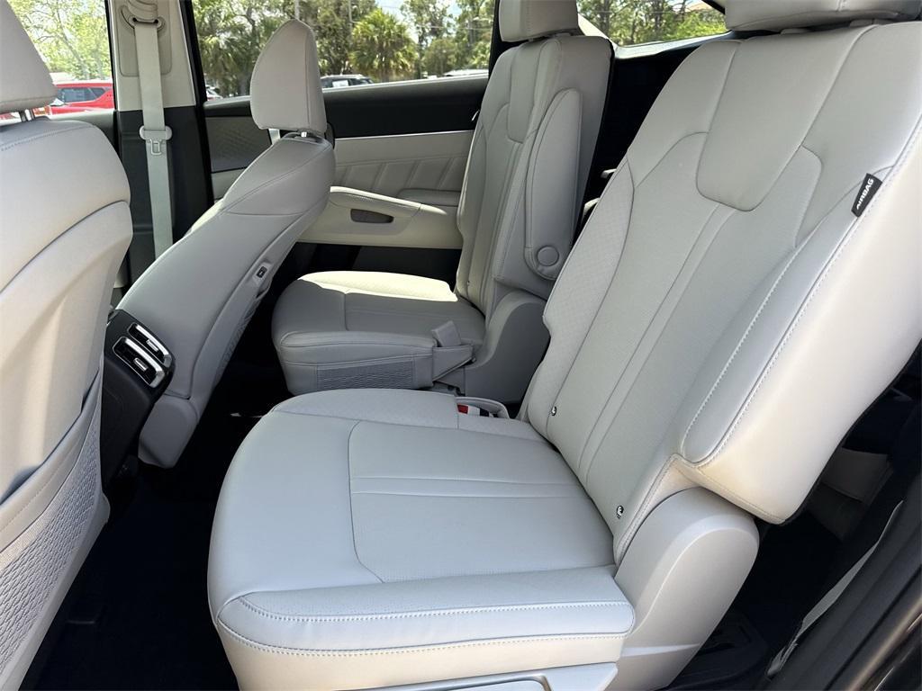 new 2025 Kia Sorento car, priced at $40,830