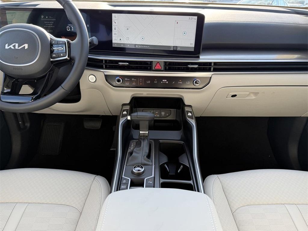 new 2025 Kia Sorento car, priced at $36,330