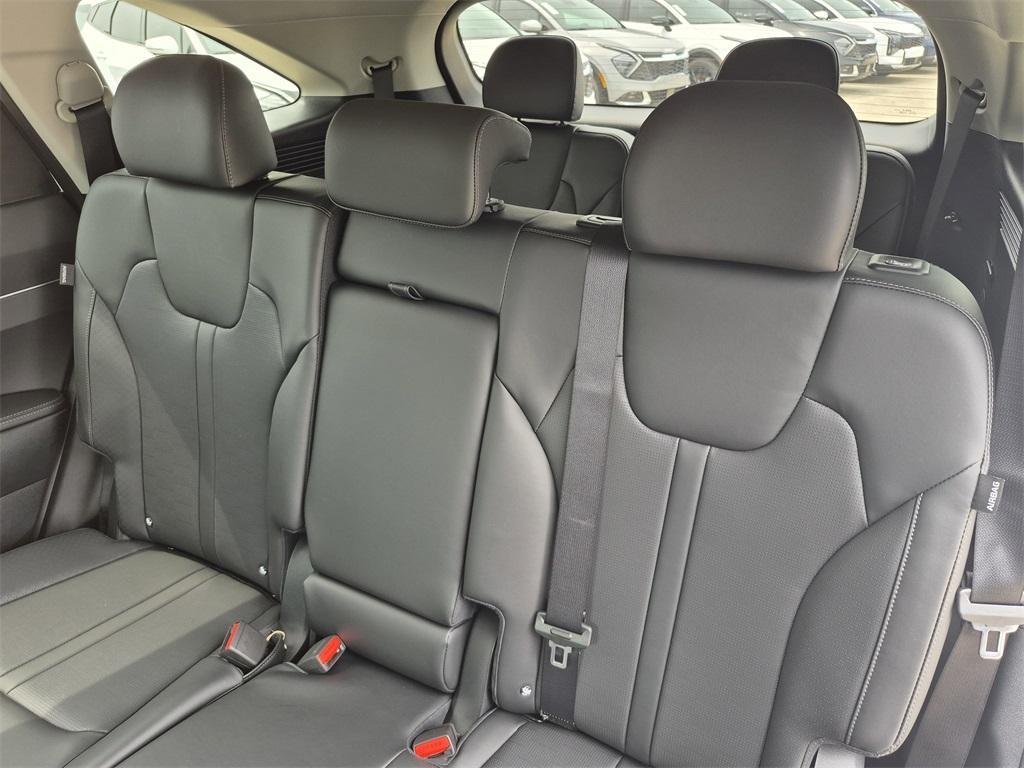 new 2025 Kia Sorento car, priced at $35,525