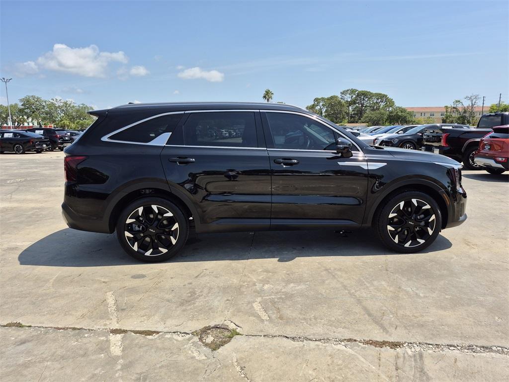 used 2024 Kia Sorento car, priced at $31,602