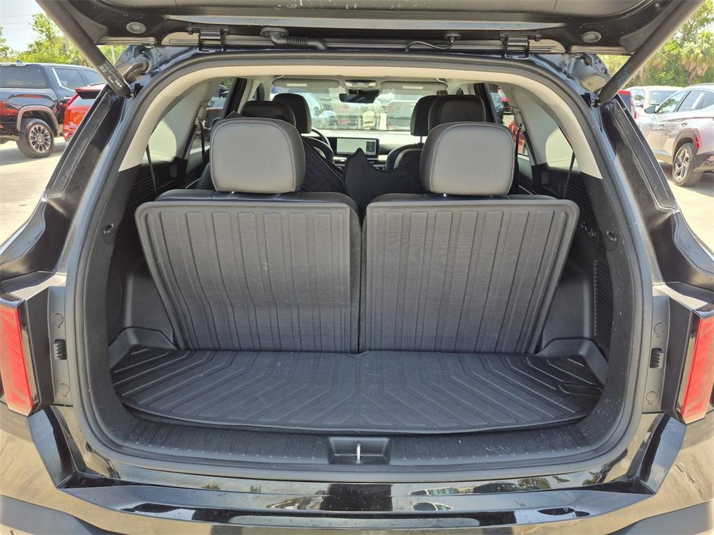 used 2024 Kia Sorento car, priced at $31,602