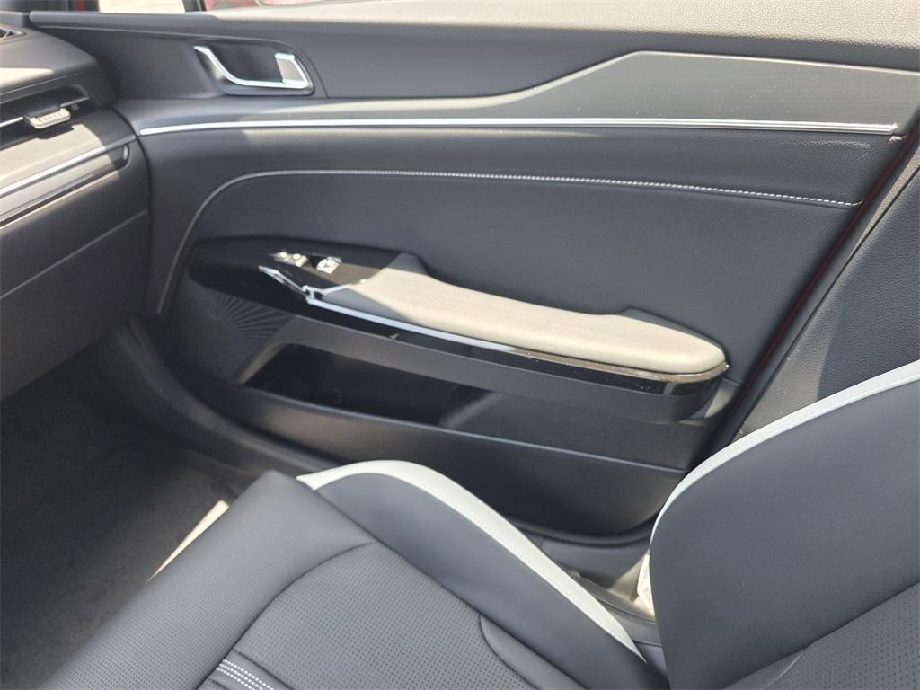 new 2025 Kia K5 car, priced at $29,510