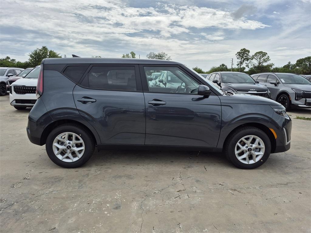 new 2025 Kia Soul car, priced at $22,260