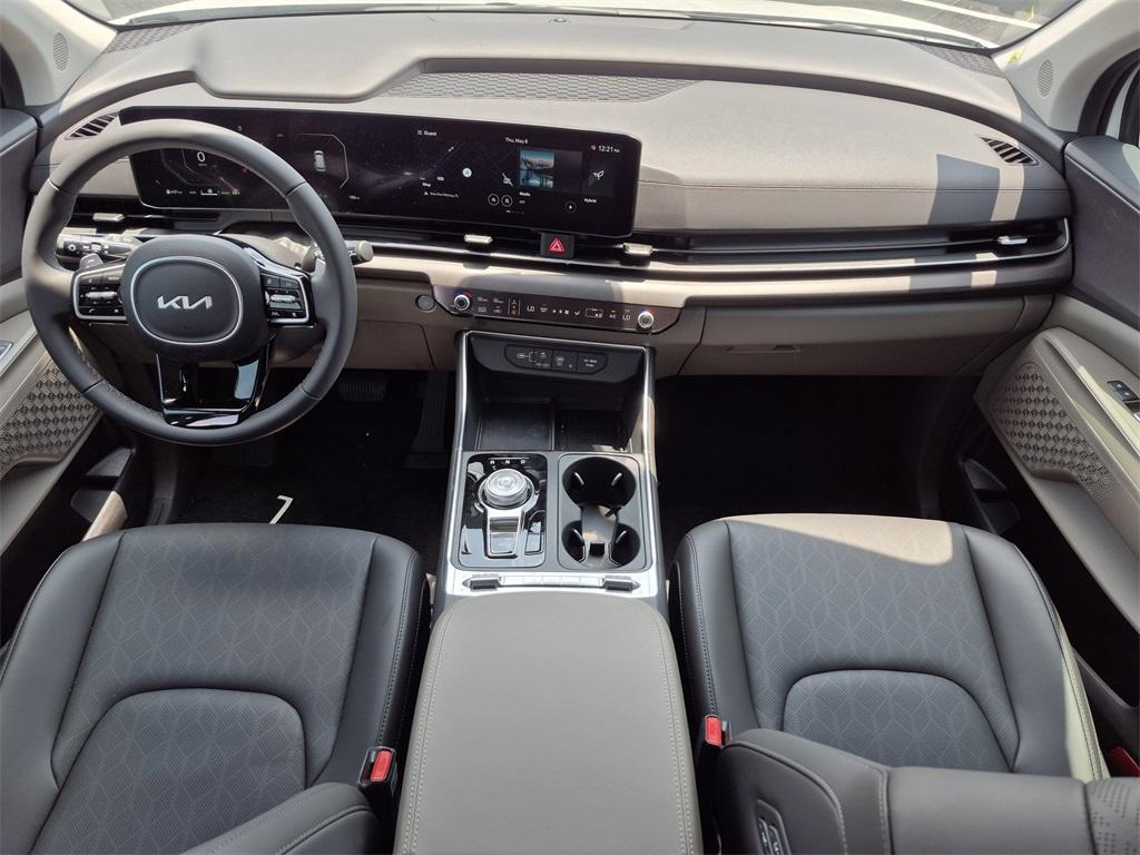 new 2025 Kia Carnival Hybrid car, priced at $47,682