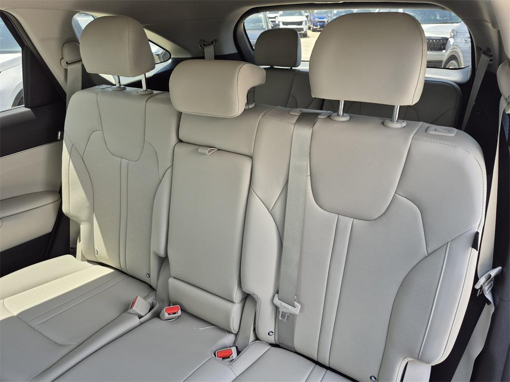 new 2025 Kia Sorento car, priced at $36,825