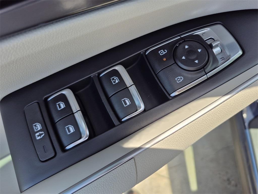new 2025 Kia Sorento car, priced at $36,825