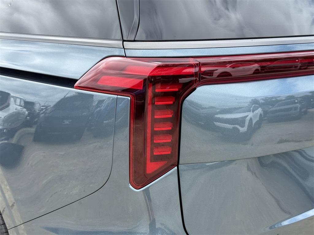 new 2026 Kia Carnival Hybrid car, priced at $54,365