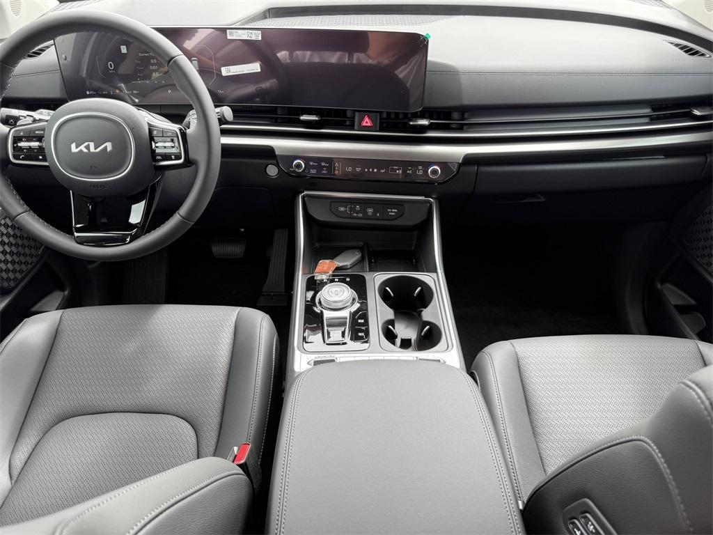 new 2026 Kia Carnival Hybrid car, priced at $54,365