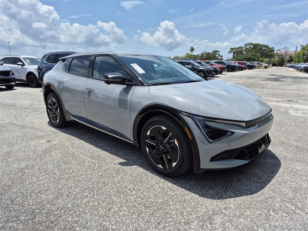 new 2025 Kia EV6 car, priced at $49,340
