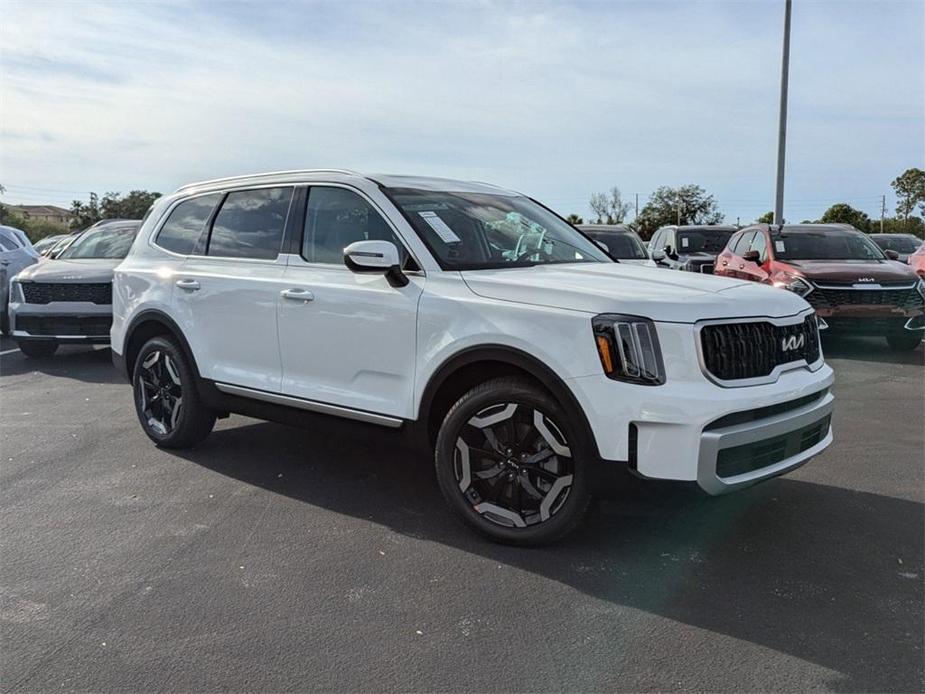 new 2025 Kia Telluride car, priced at $44,705