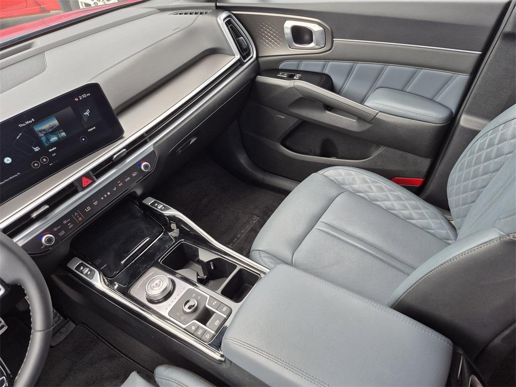 used 2025 Kia Sorento Hybrid car, priced at $37,992