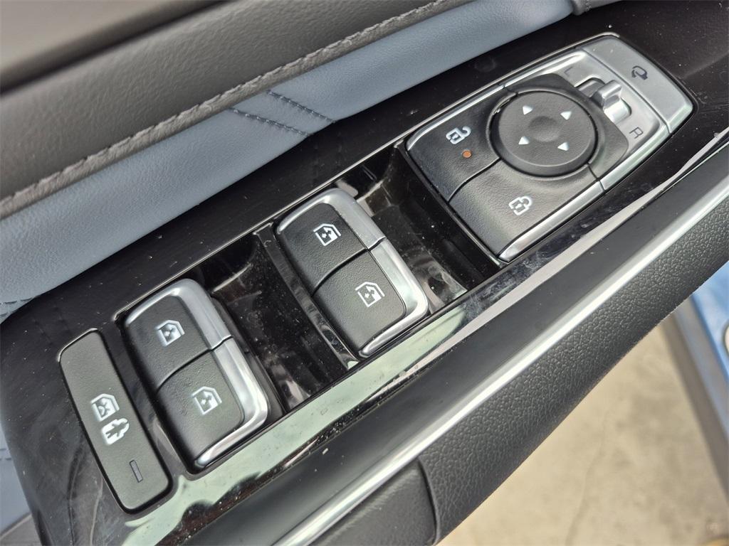 used 2025 Kia Sorento Hybrid car, priced at $37,992