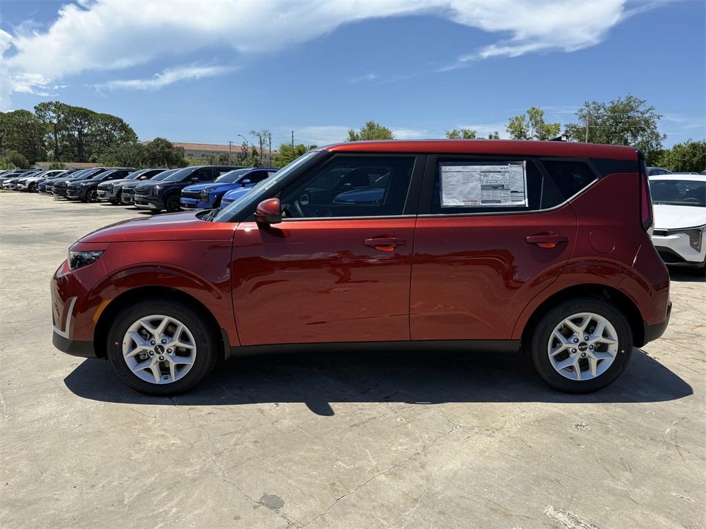 new 2025 Kia Soul car, priced at $21,682