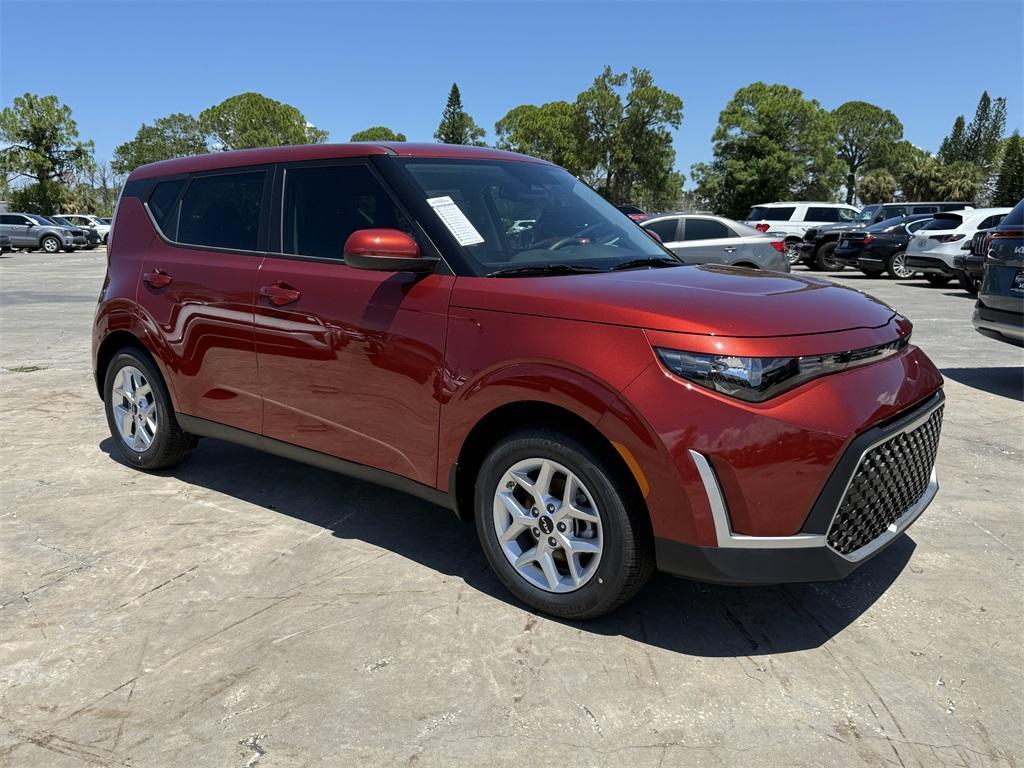 new 2025 Kia Soul car, priced at $21,682