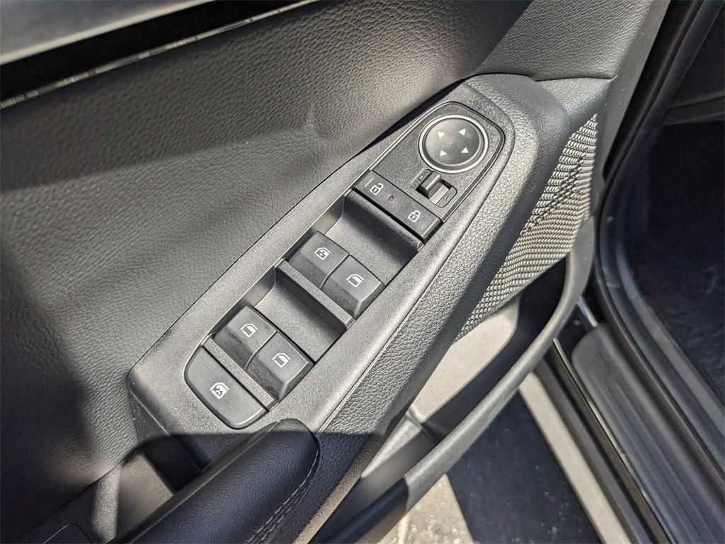 new 2025 Kia Seltos car, priced at $28,355