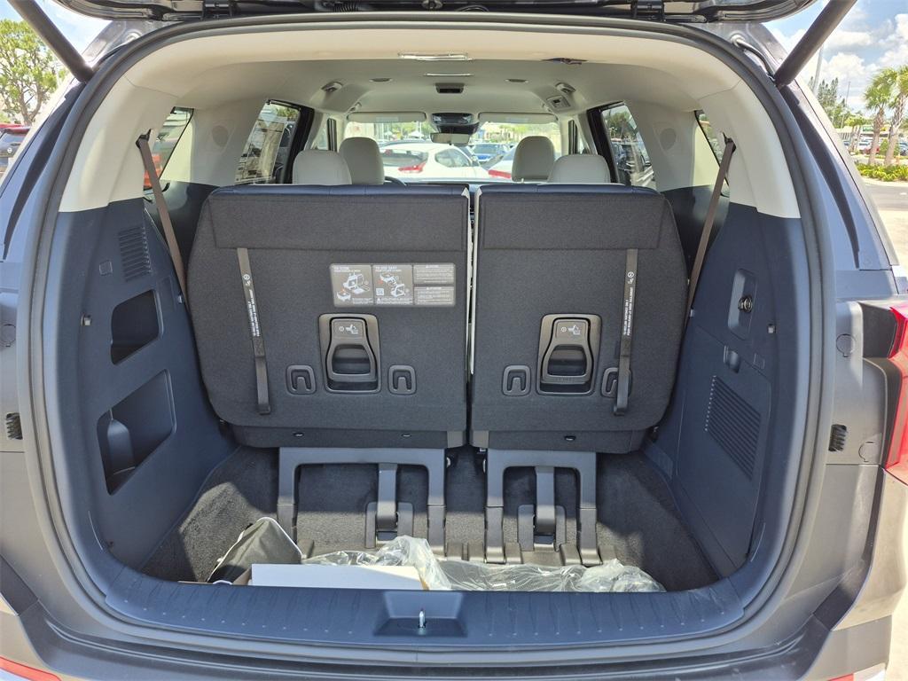 new 2025 Kia Carnival Hybrid car, priced at $44,171