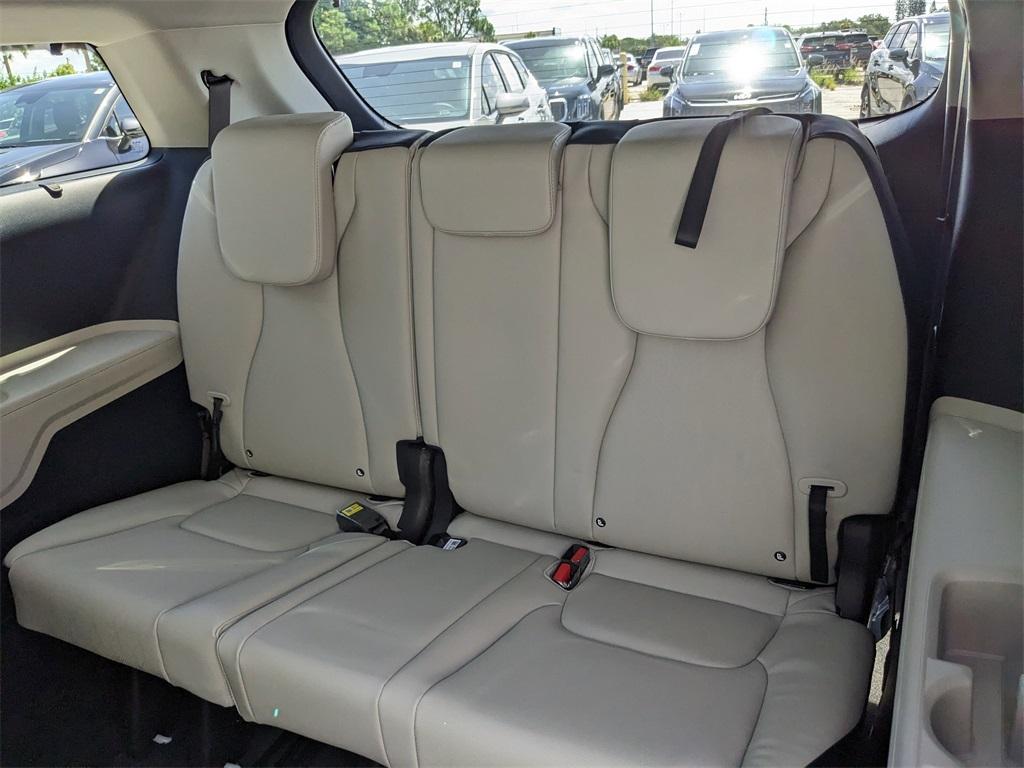 new 2026 Kia Carnival Hybrid car, priced at $48,600