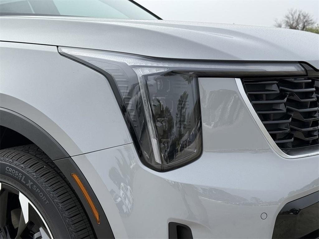 new 2025 Kia Sorento car, priced at $38,725