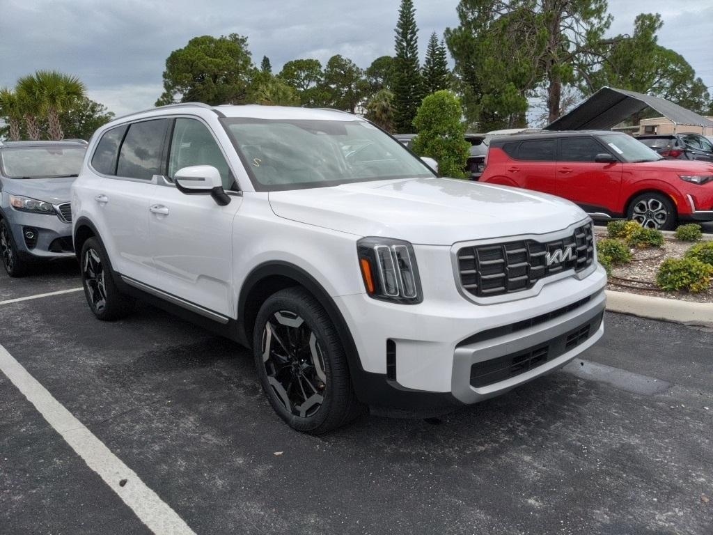 used 2024 Kia Telluride car, priced at $35,991