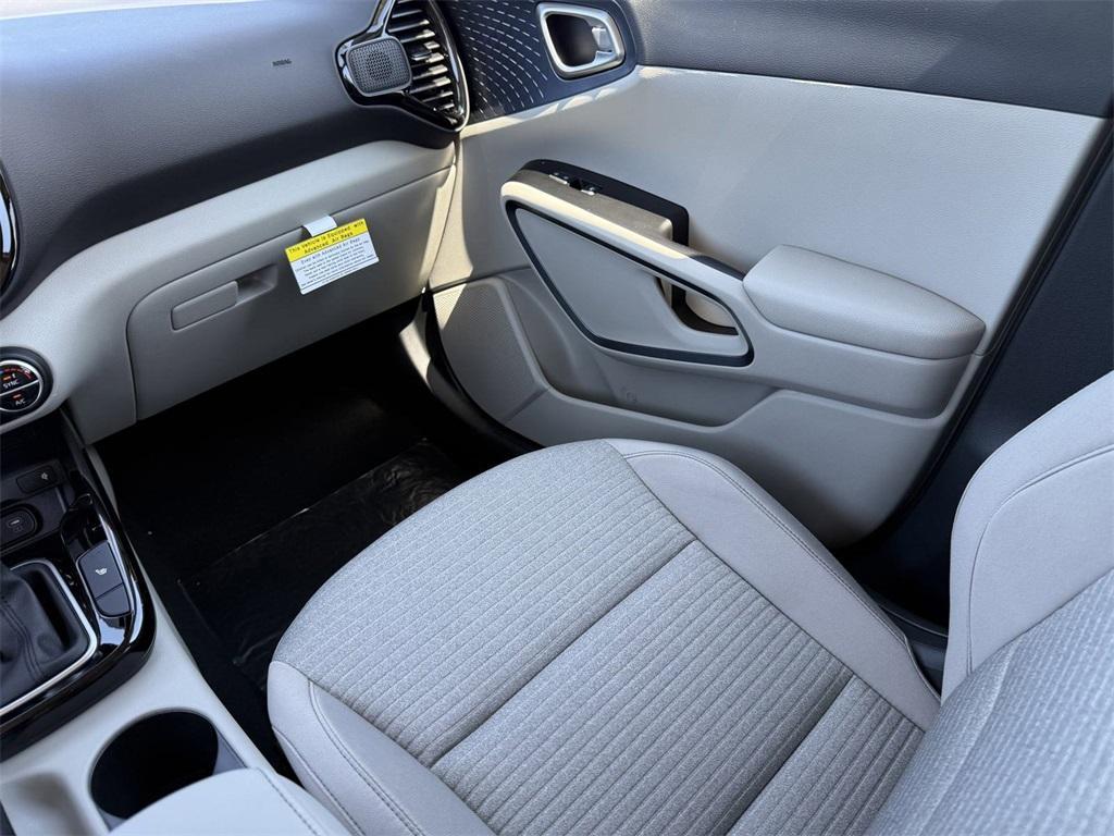 new 2025 Kia Soul car, priced at $25,985