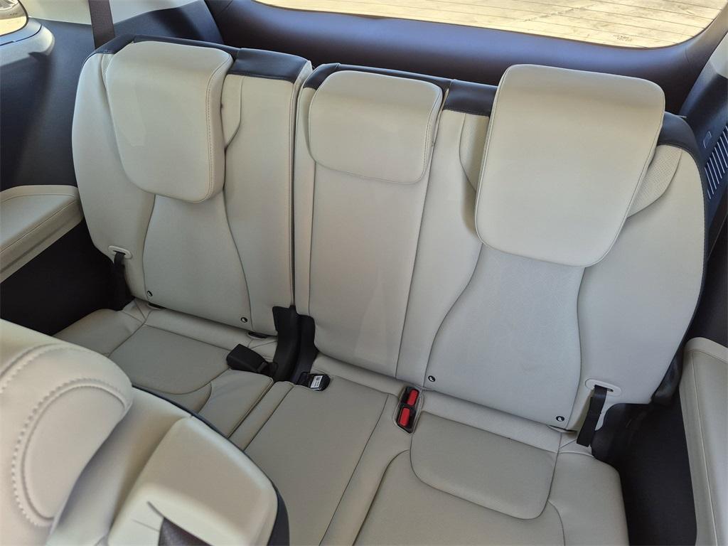 new 2025 Kia Carnival Hybrid car, priced at $43,730