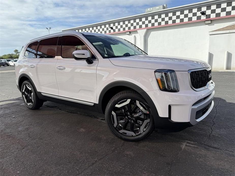 new 2025 Kia Telluride car, priced at $43,993