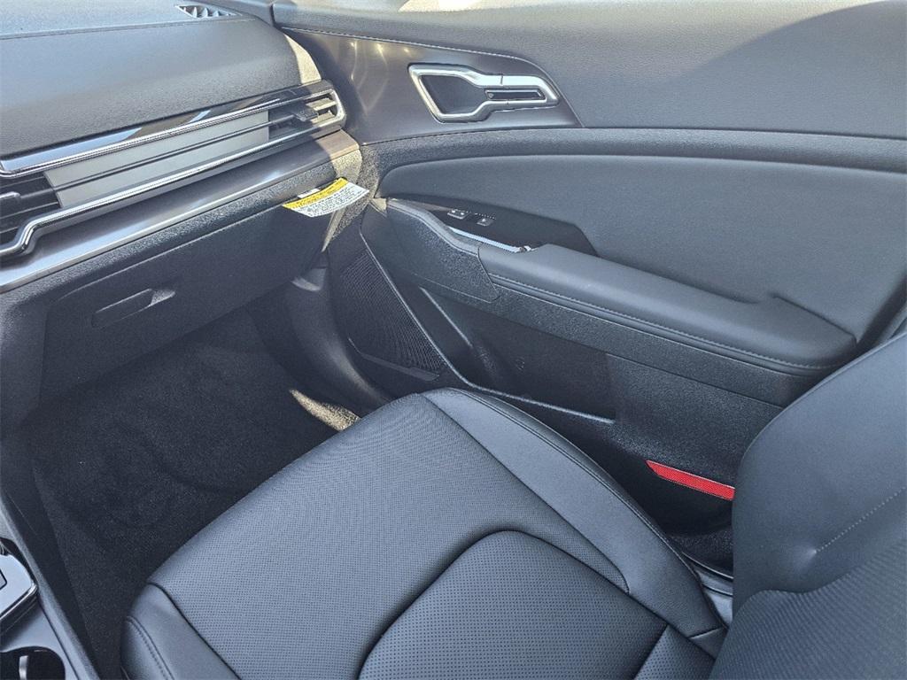 new 2025 Kia Sportage car, priced at $31,140