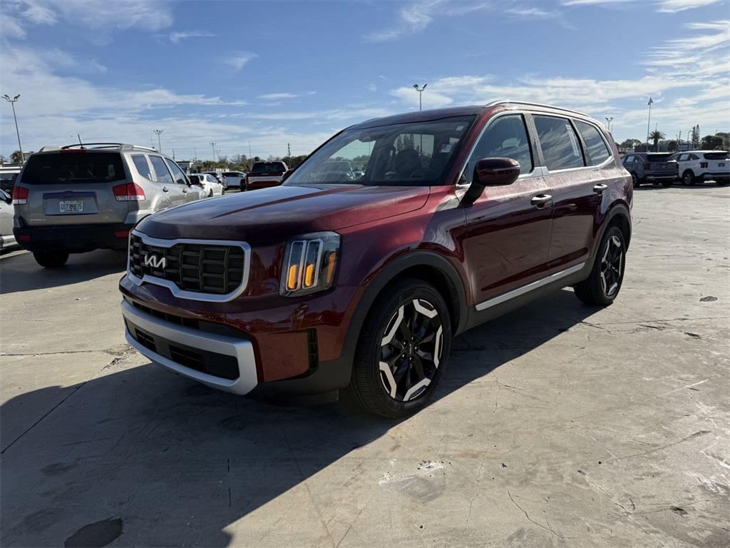 used 2024 Kia Telluride car, priced at $35,402