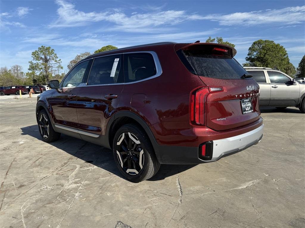 used 2024 Kia Telluride car, priced at $35,402