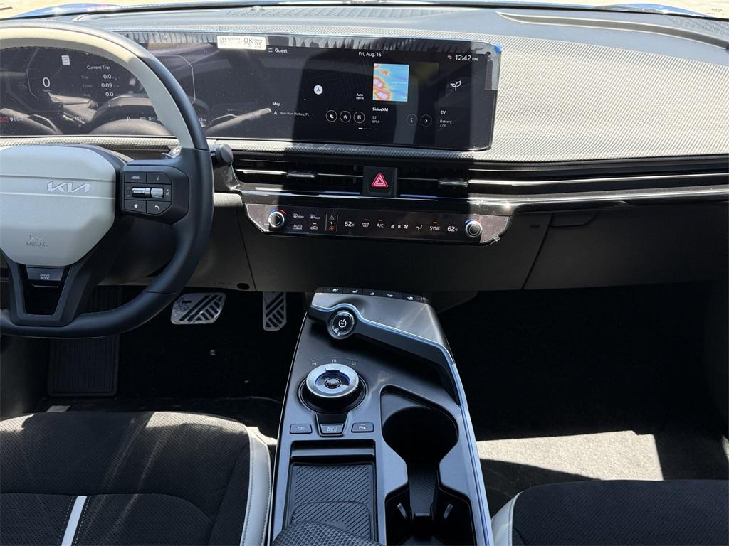 new 2025 Kia EV6 car, priced at $55,370