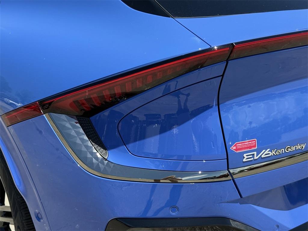 new 2025 Kia EV6 car, priced at $55,370