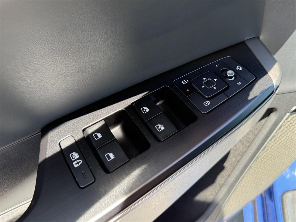 new 2025 Kia EV6 car, priced at $55,370