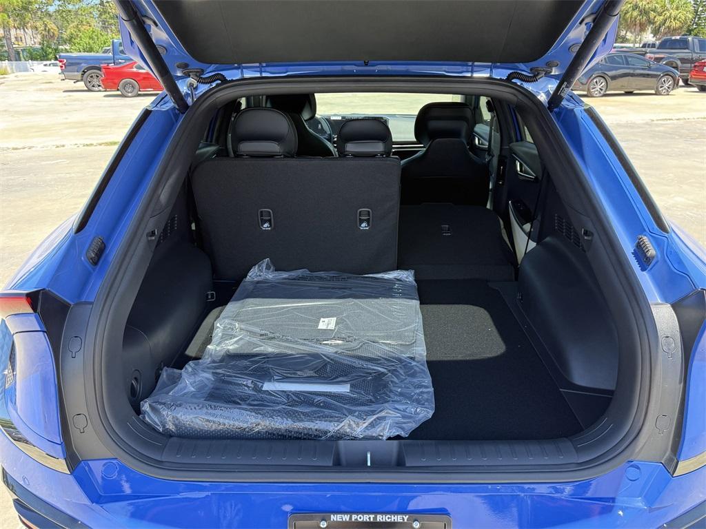 new 2025 Kia EV6 car, priced at $55,370