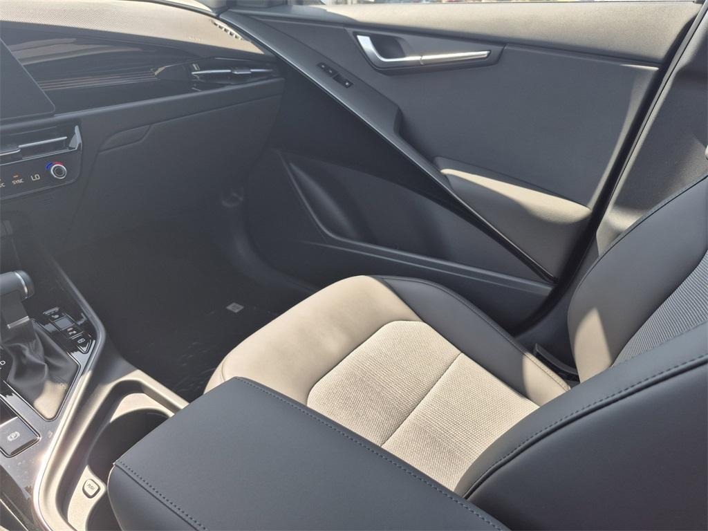 new 2025 Kia Niro car, priced at $30,880