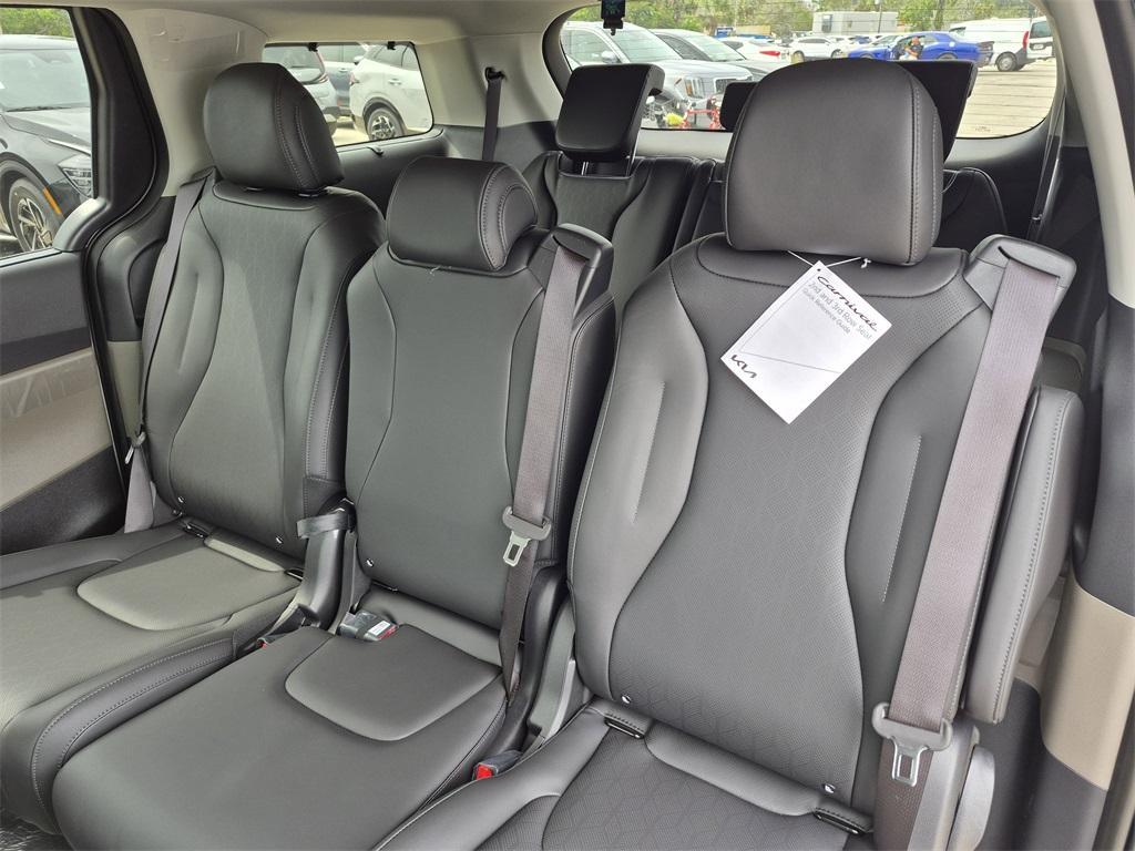 new 2025 Kia Carnival Hybrid car, priced at $44,520